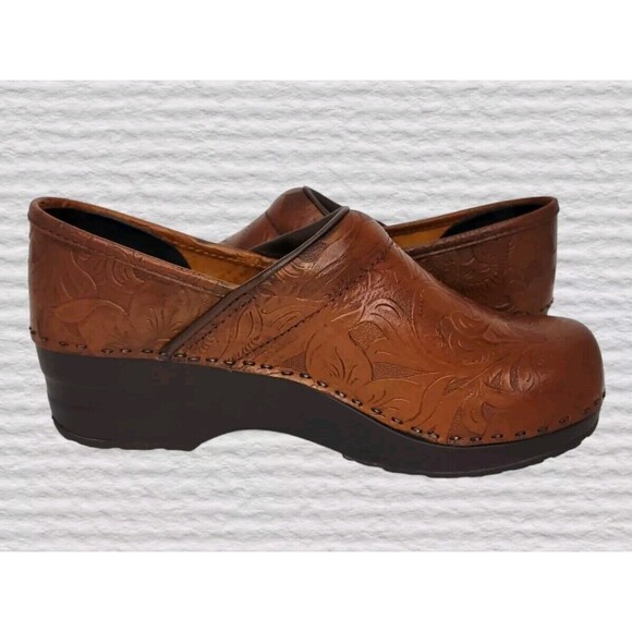 L.L. Bean Brown Embossed Leather Clogs - Picture 5 of 10